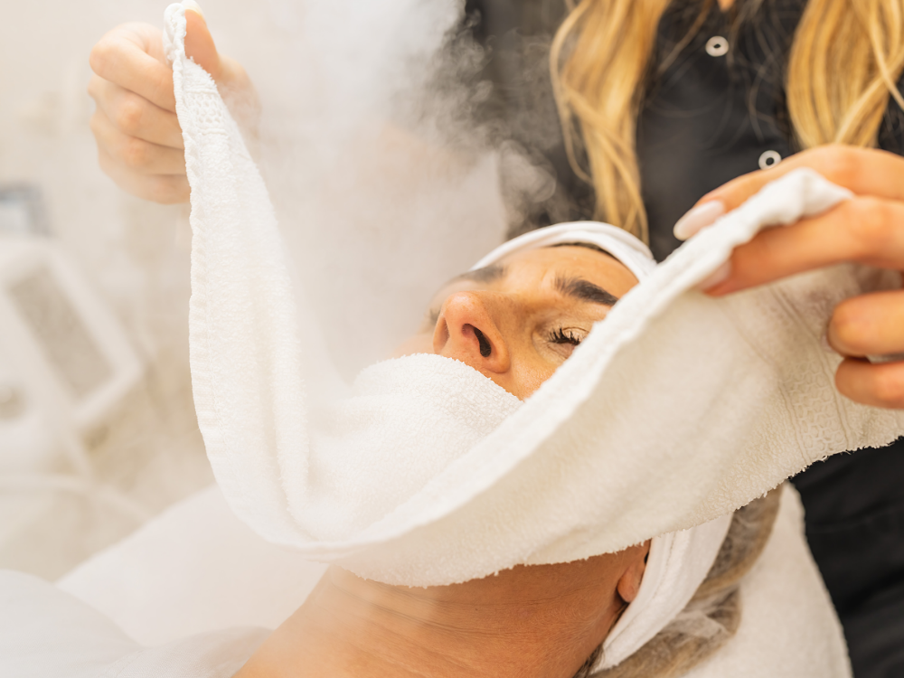 Enhancing Client Comfort and Hygiene: The Role of Salon Towel Steamers